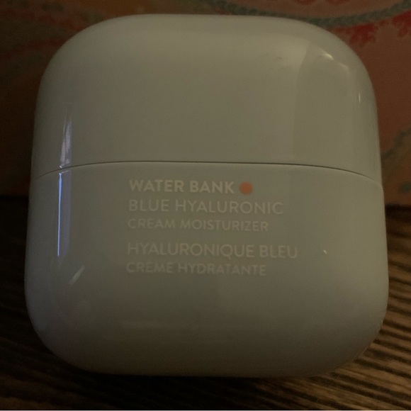 🛍️NEW L’aneige water bank cleanser & moisturizer.❤️💚Great Gift Alert💚❤️ - Picture 15 of 16